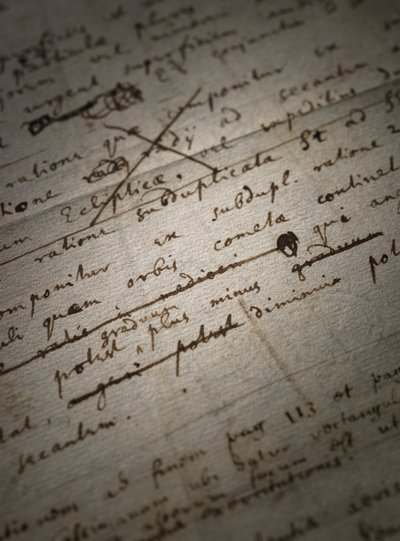 Dos páginas de revisiones a los Principia Mathematica de Isaac Newton