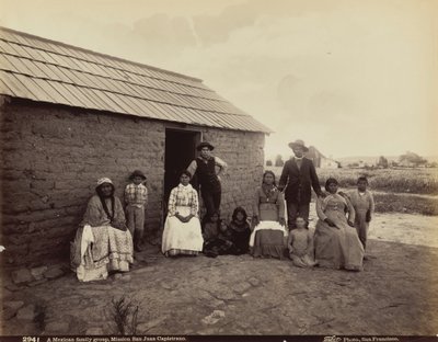 Un grupo familiar mexicano, Misión de San Juan Capistrano, California,1880 (foto) de Isaiah Taber
