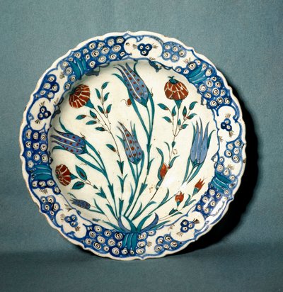 Arte islámico: plato de cerámica decorado de Iznik (actualmente Nicea) en Turquía de Islamic School