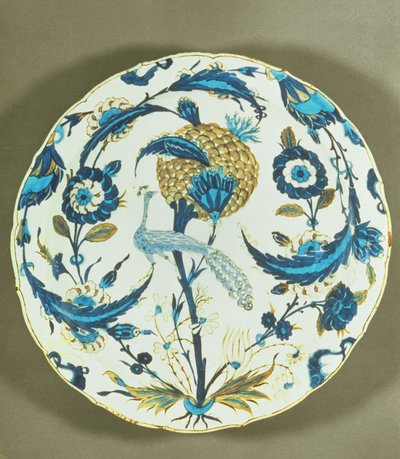 Plato de Iznik pintado con un pavo real entre flores, Turquía, c.1550-55 de Islamic School