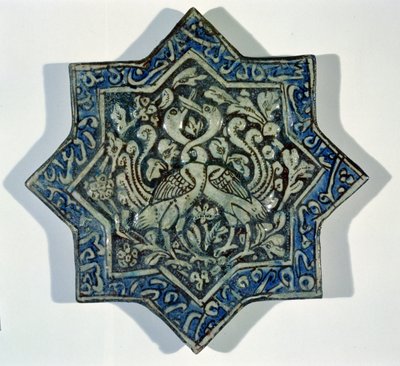 Azulejo en forma de estrella dorado al fuego en el estilo de Takht-e Solaiman, siglo XIII-XIV de Islamic School