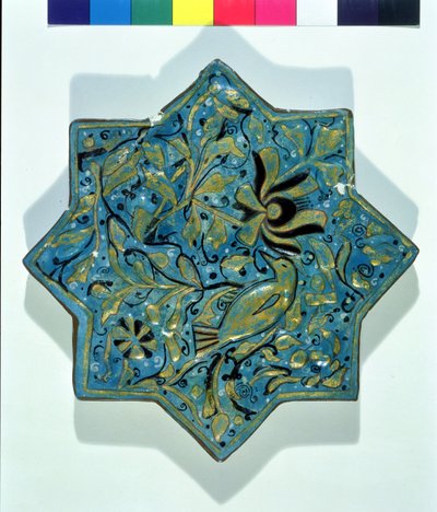 Azulejo en forma de estrella dorado al fuego en el estilo de Takht-e Solaiman, siglo XIII-XIV de Islamic School