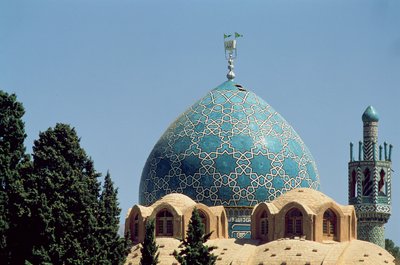 Cúpula de azulejos turquesa del mausoleo de Shah Nematollah Vali, construido entre 1330-1430 de Islamic School