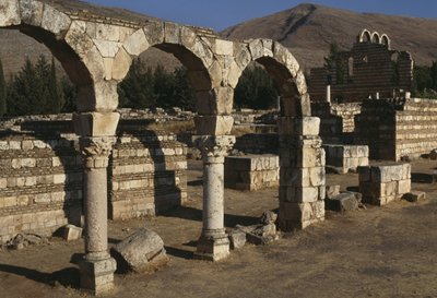 Vista de una columnata, Período Omeya (661-750) de Islamic School