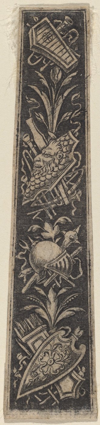 Placa de ornamento con armadura e instrumentos musicales de Italian 18th or 19th Century