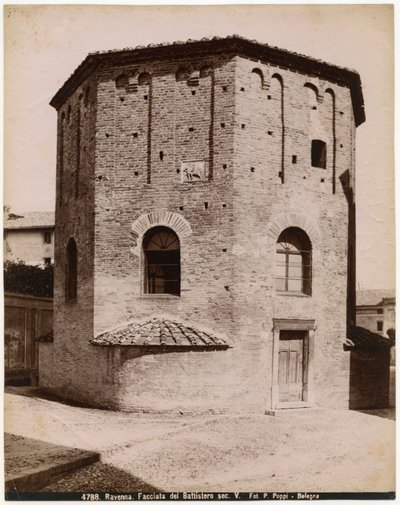 Baptisterio de Neon o Baptisterio Ortodoxo, Rávena, Emilia-Romaña, Italia, fotografía de Pietro Poppi, Bolonia, ca 1900 de Italian Photographer