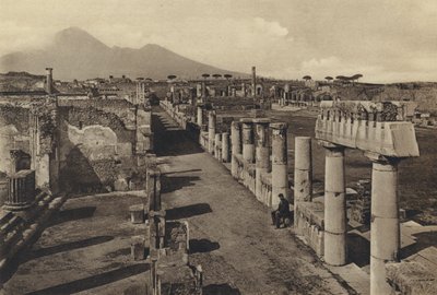 Nápoles: Pompeya, Foro Civil con Panorama (foto en b/n) de Italian Photographer