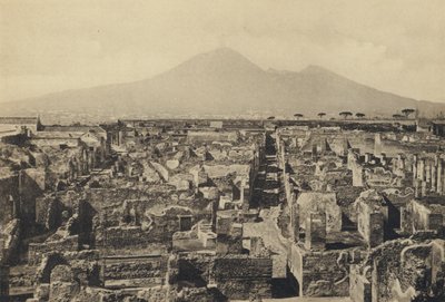 Nápoles: Pompeya, Panorama con el Vesubio (foto en b/n) de Italian Photographer
