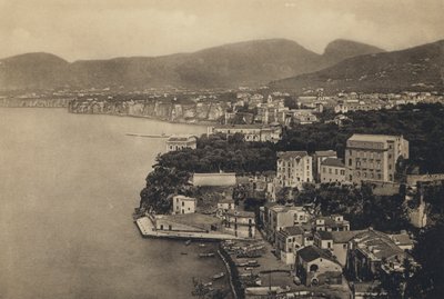 Nápoles: Sorrento, Panorama con la Marina Grande (foto en b/n) de Italian Photographer