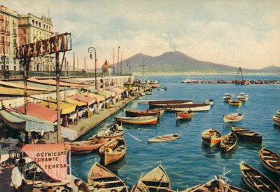 Nápoles: Santa Lucía con el Vesubio (foto en color) de Italian Photographer