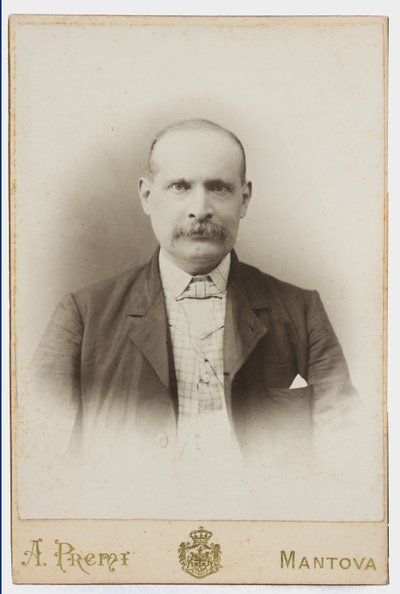 Foto de una tarjeta postal que retrata al pintor Albano Lugli de Italian Photographer