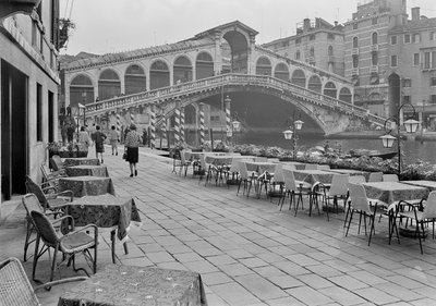 Puente de Rialto, Venecia, c.1955 de Italian Photographer