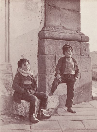 Sicilia: Chicos sicilianos del interior (foto b/n) de Italian Photographer
