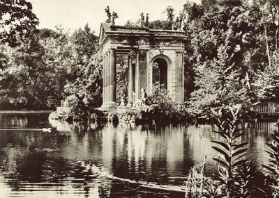 Templo en el lago de la Villa Borghese de Italian Photographer