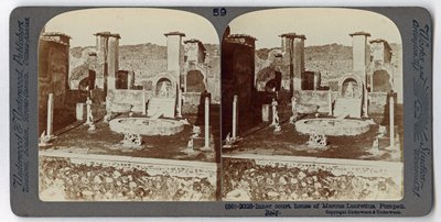 La Casa de Marcus Lucretius, Pompeya, de The Underwood Travel Library, 1895 de Italian Photographer