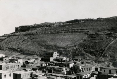 Vista de las murallas helenísticas en la esquina noreste de la Acrópolis, Ammán, Jordania de Italian Photographer