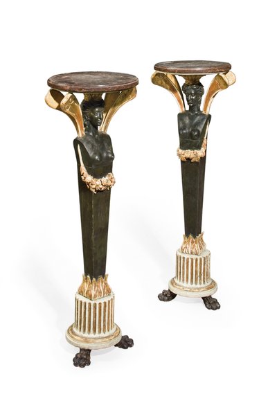 Un par de soportes pintados en verde y blanco y dorados, principios del siglo XIX de Italian School