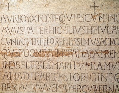 Arqueología de la Edad Media. Arte bárbaro de Lombardía: lápida del rey lombardo Cunipert, conocido como el Piadoso (Cuniperto, 678-700). Arte lombardo. Pavía, Museo Cívico, Sección Arqueológica de Italian School