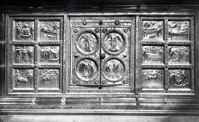 Parte trasera del Altar de Wulvinius, presentado por Angilberto II en 835 de Italian School