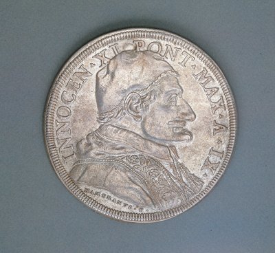 Moneda que representa al Papa Inocencio XI de Italian School