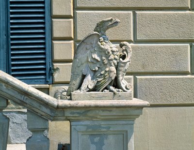 Águila y escudo, Villa di Celle de Italian School