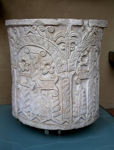 Pila bautismal, originalmente de la iglesia de Santa Águeda en Quirinale de Italian School