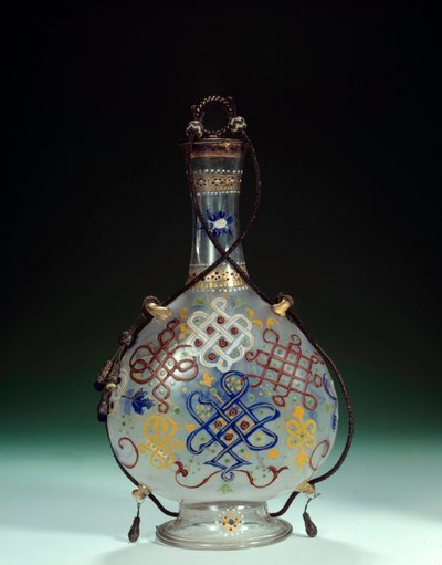 Arte italiano: botella de vidrio con decoraciones policromadas. Hecho en Italia. Siglo XVI París, Museo del Louvre de Italian School