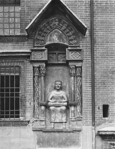 Monumento a Virgilio, Palazzo del Podesta, Piazza Dante, 1220 de Italian School