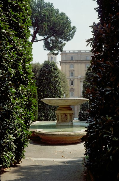 Fuente de la Piazza Santa Marta de Italian School
