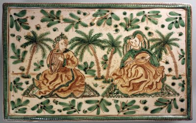 Plato con músicos en palmeral, decoración inspirada en la época de Federico II, cerámica decorativa, 30 cm, fabricación Alessi, Caltagirone, Sicilia, Italia, S. XX de Italian School