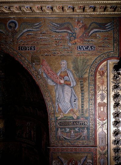 Profeta Jeremías y símbolos de los evangelistas Juan y Lucas de Italian School