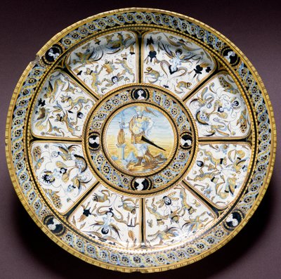 Representación del héroe romano Escévola (Muzio Scevola). Plato de cerámica de Urbino, Italia. ca.1590. Museo Nacional del Bargello, Florencia, Italia de Italian School