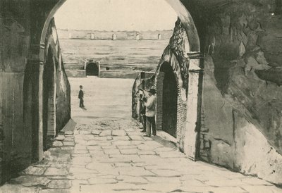 La entrada principal al anfiteatro como es de Italian School