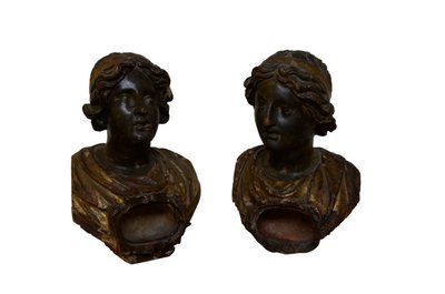 Dos bustos relicarios policromados y dorados de Italian School