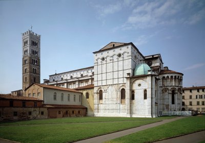 Vista de la catedral de Lucca de Italian School