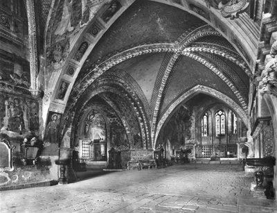 Vista del interior de la iglesia inferior de Italian School