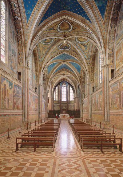 Vista del interior de la Iglesia Superior de Italian School