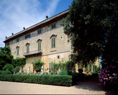 Vista de la fachada occidental de la Villa La Pietra de Italian School