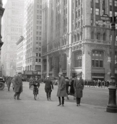 Broadway inferior, Ciudad de Nueva York, EE.UU., siglo XX de J. Dearden Holmes