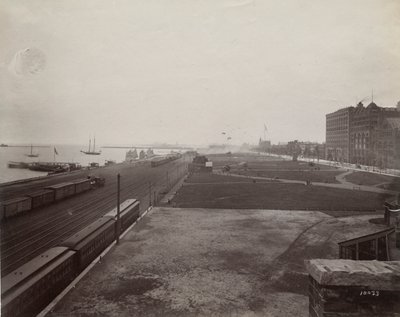 Vista al sur de la Avenida Michigan desde el lado oeste de las vías del Ferrocarril Central de Illinois, Chicago, c.1890 de J. W. Taylor