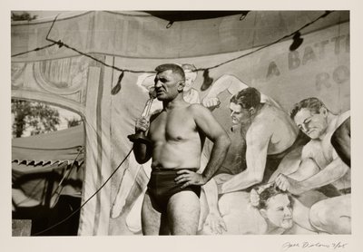 [Hombre con micrófono] de Jack Delano