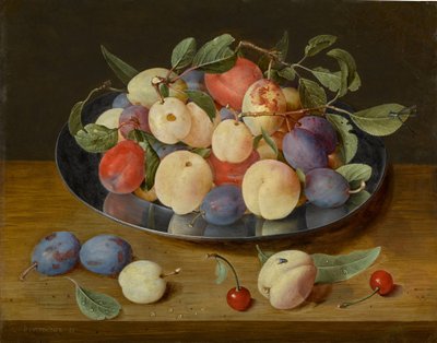 Bodegón de ciruelas y melocotones en un plato de peltre, con ciruelas, un melocotón y cerezas, todo sobre una mesa de Jacob van Hulsdonck