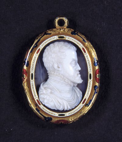 Retrato del Rey Felipe II de España (1527-1598). Medallón en calcedonia de Jacopo Nizzola da Trezzo