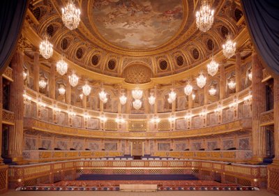 Vista del interior de la Ópera Real de Versalles de Jacques Ange Gabriel