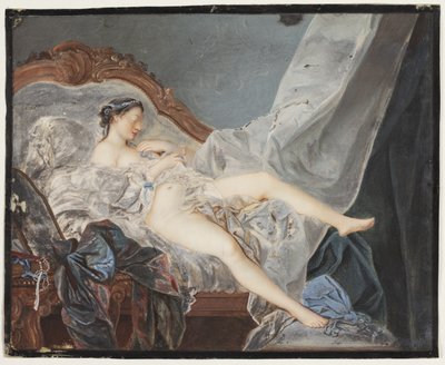 Una niña desnuda, acostada de espaldas en un canapé entre grandes cortinas de Jacques Charlier