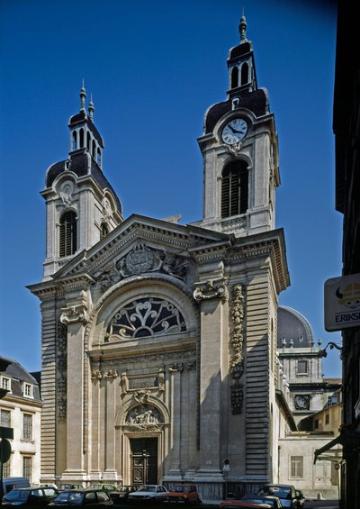 Vista de la capilla del Hôtel-Dieu rediseñada por el arquitecto Jacques Germain Soufflot de Jacques Germain Soufflot