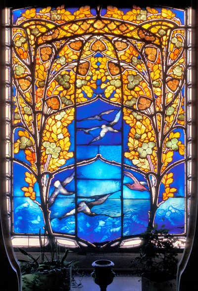 Nancy (departamento 54), Art Nouveau, Hotel Bergeret, vitrales “rosas y gaviotas” (foto) de Jacques Gruber