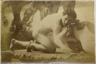 Estudio de un modelo masculino desnudo, tendido en el suelo y luchando con un maniquí, en el estudio de Jacques de Lalaing, posible estudio preliminar para el cuadro Los luchadores de Jacques Lalaing (attributed to)