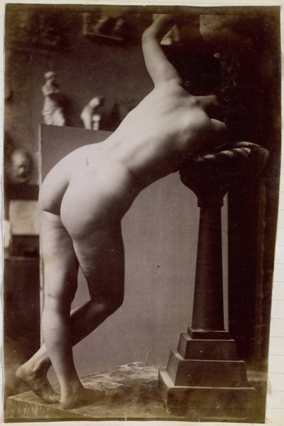 Estudio de un modelo de desnudo femenino, visto de espaldas, en el taller de Jacques de Lalaing, estudio preliminar para una fuente circular de Jacques Lalaing (attributed to)