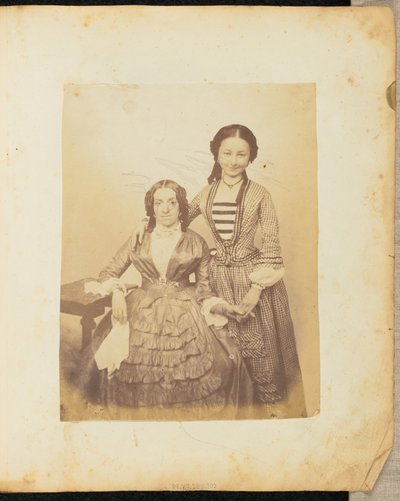 [Retrato de dos mujeres cogidas de la mano] de Jakob Höflinger